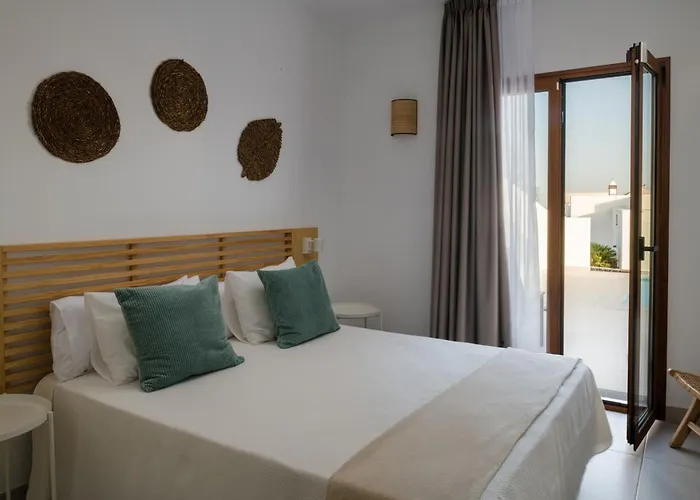 Altos Naira 3a By Escape Willa