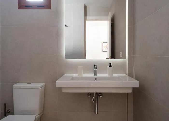 Altos Naira 3a By Escape Willa *